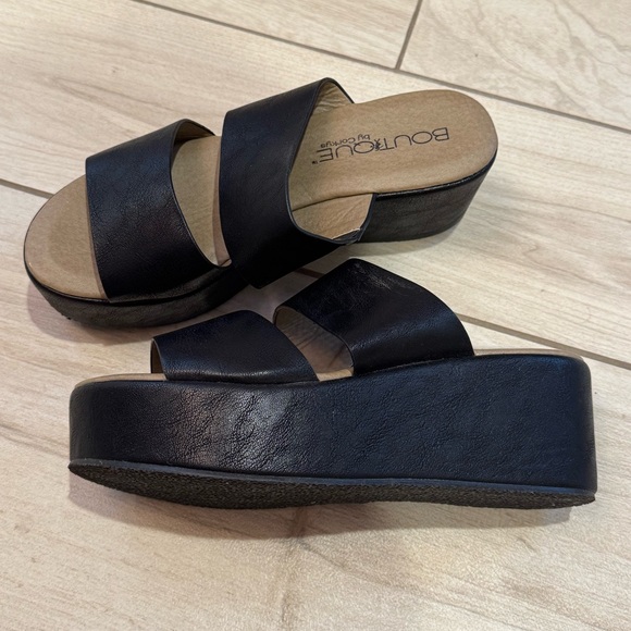 BOUTIQUE by CORKYS Black Shamrock Strappy Sandals - Picture 5 of 10